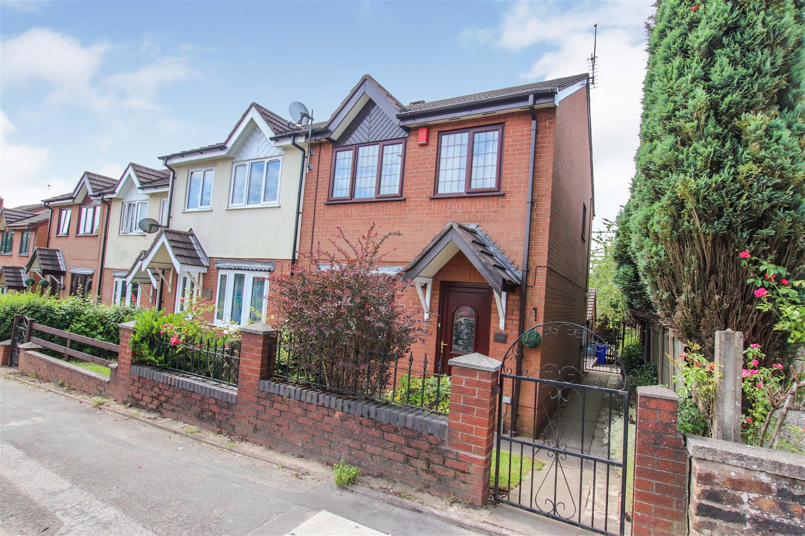 Latest Properties Bob Gutteridge Estate Agents and Valuers